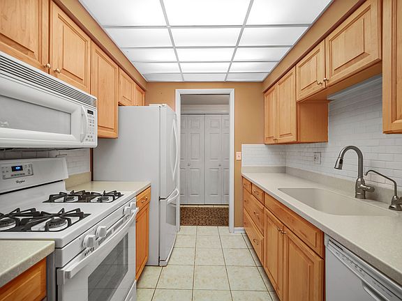 2nd image of 1623 Ashland Ave APT 1A