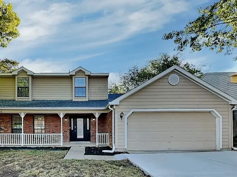 6005 Rocky Point Dr — Photo 1