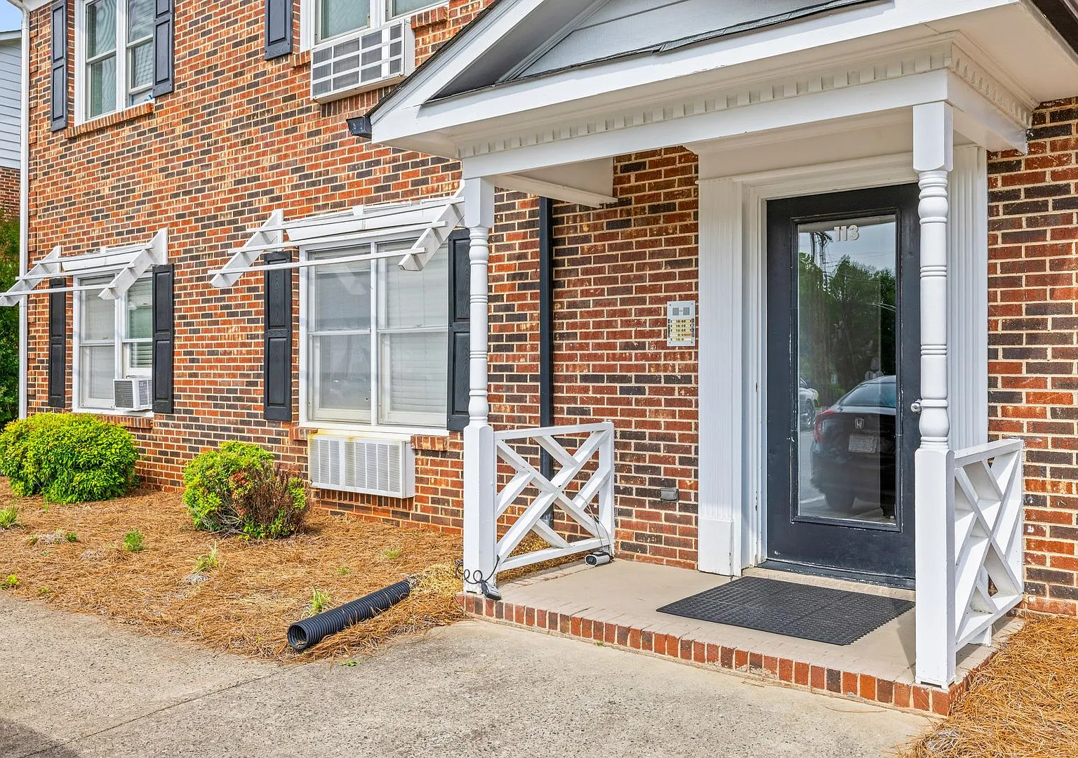 Super cute 1-bed, 1-bath, condo in Gastonia at Pickwyck Place near Hang Time Golf! — Photo 2