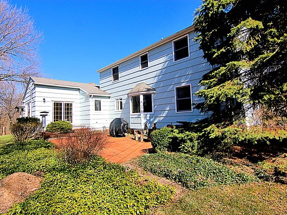 2nd image of 58 Boxwood Ln