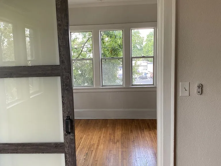 8th Street Apartments — Photo 8