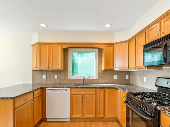 5th image of 540 Hunter St #2