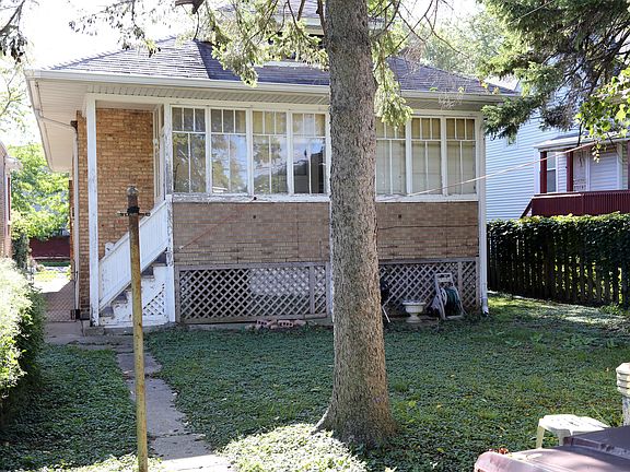 3rd image of 4648 N Kennicott Ave
