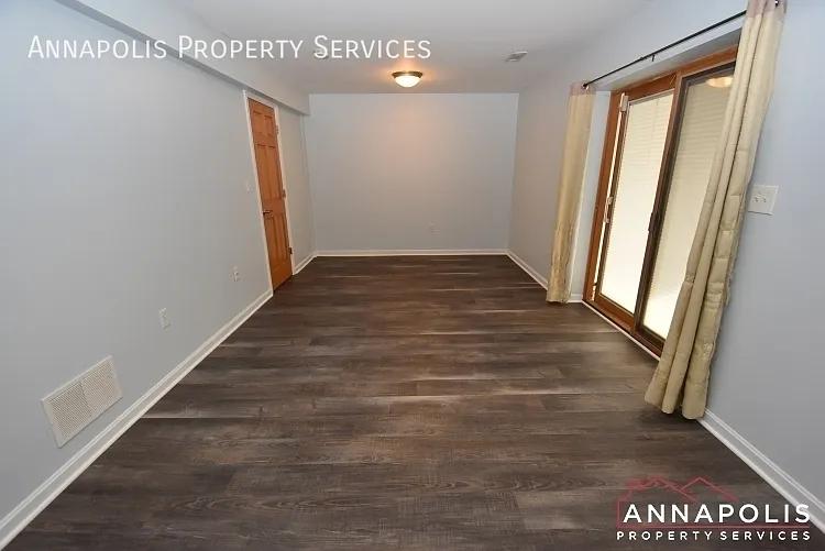 687 Genessee St — Photo 9