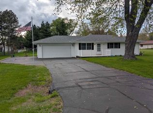 11188 3rd St, Roscoe, IL 61073