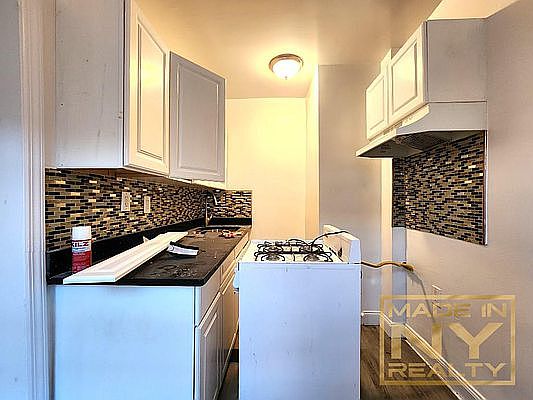 4th image of 3752 80th St APT 3C