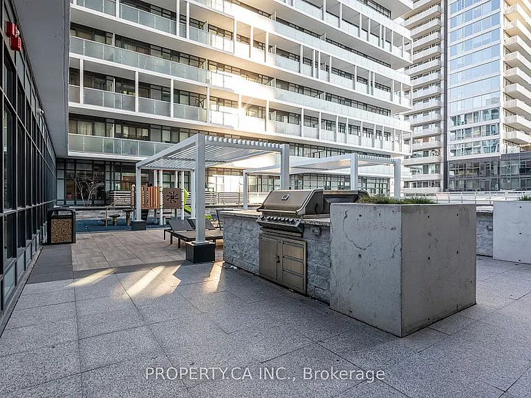225 Sumach St #606W — Photo 18