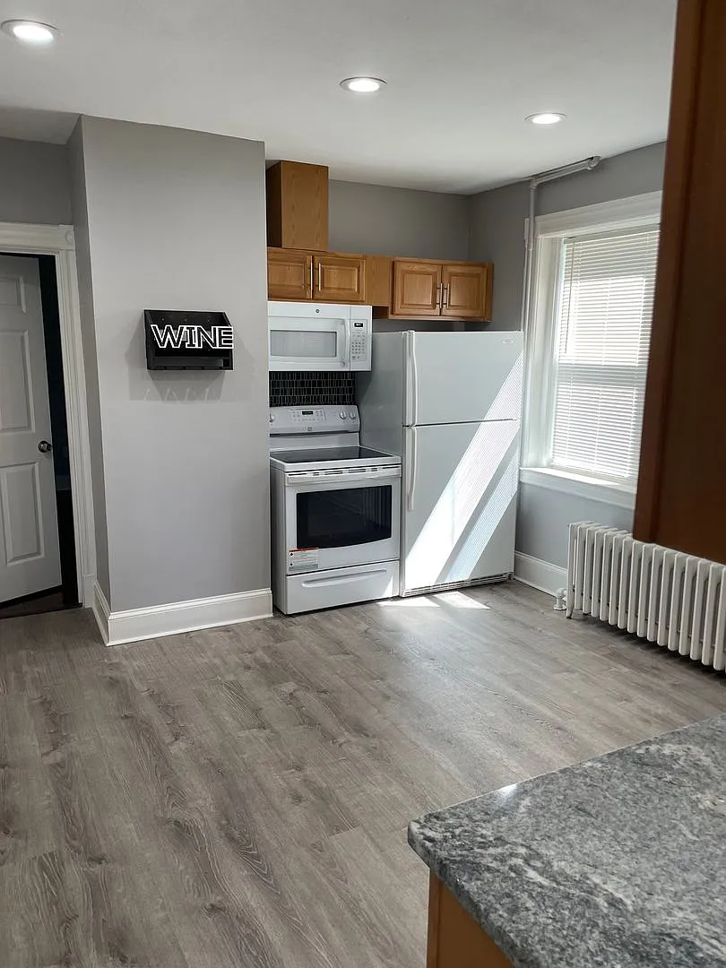 33-35 Fairview St — Photo 2