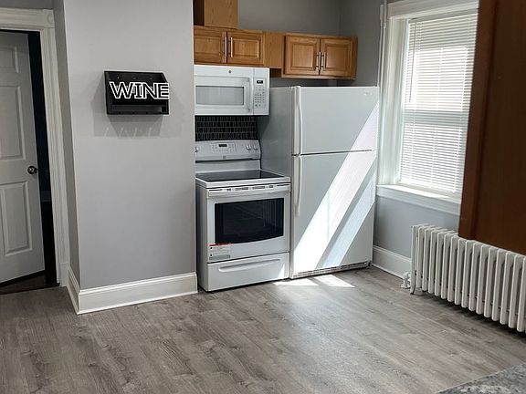 3rd image of 33-35 Fairview St #3