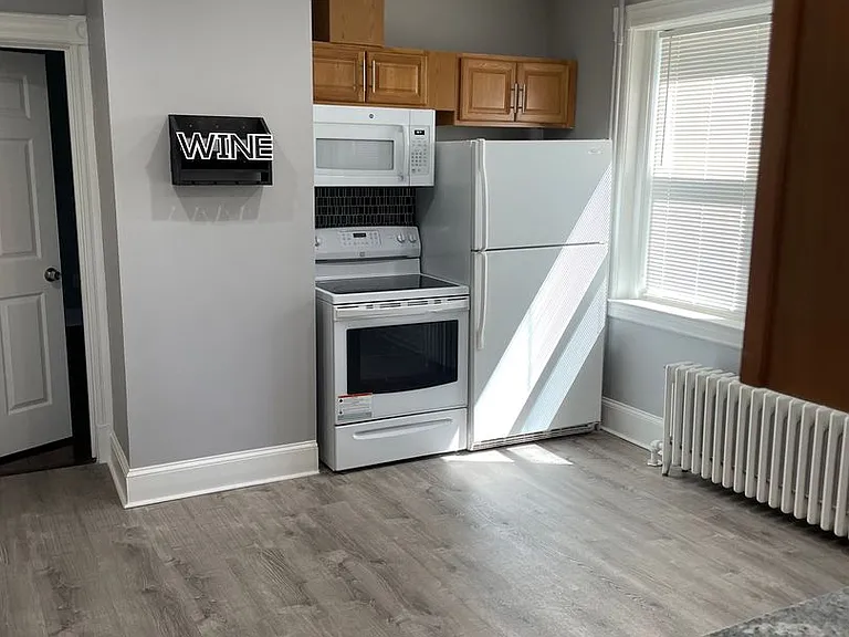 33-35 Fairview St — Photo 2