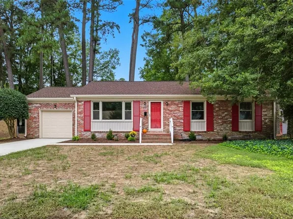 19 Berkeley Pl, Newport News, VA 23608