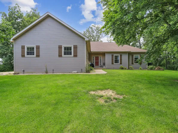 1467 Timber Ln, Camargo, IL 61919