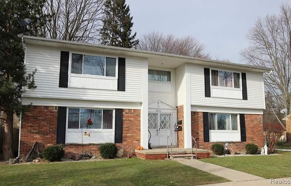 2nd image of 36741 Hathaway St APT 1