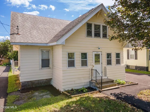 1231 N Westcott Road, Schenectady, NY 12306