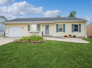 3427 Ardsley Ln SW, Cedar Rapids, IA 52404