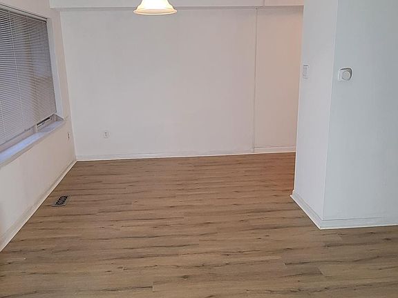 3rd image of 1859 Beyer Ave #1