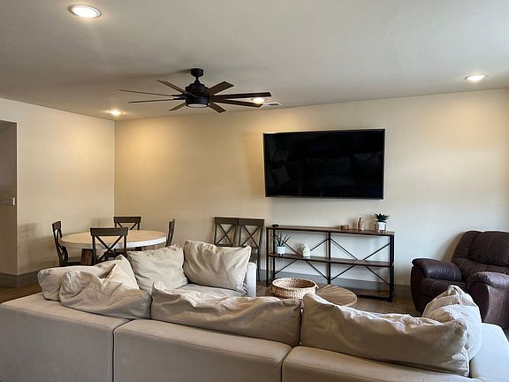 3rd image of 908 S Lincoln Ave #3