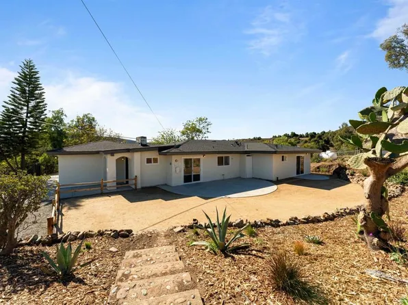 3781 Buena Creek Rd, Vista, CA 92084