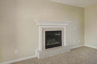 4th image of 387 Morehouse St