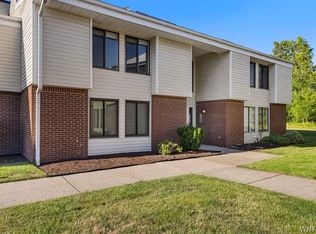 43 Bee Hunter Ct UNIT C, East Amherst, NY 14051