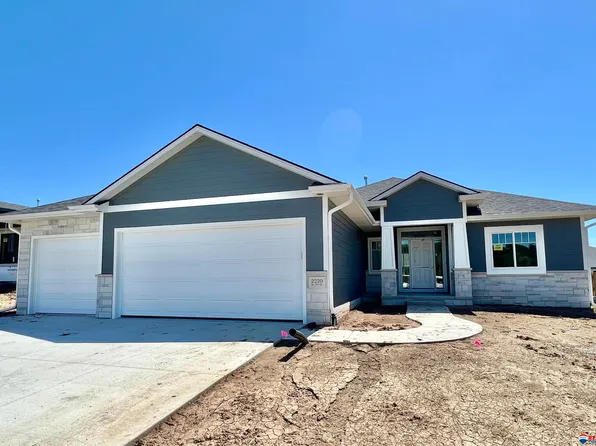 2220 S 93rd St, Lincoln, NE 68520