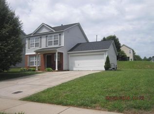 557 River View Dr, Lowell, NC 28098