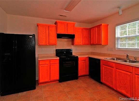 3rd image of 11809 Village Pond Dr