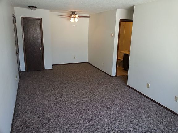 3rd image of 226 N Jefferson St