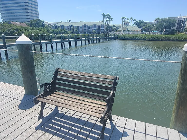 2201 Bay Club Cir — Photo 10