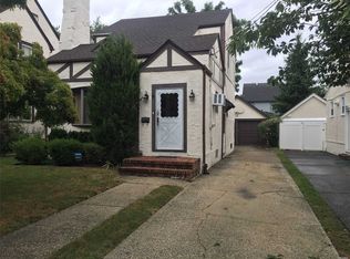 231 Spruce St, West Hempstead, NY 11552