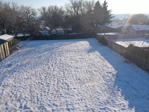 3704 Eastridge St, Yakima, WA 98901