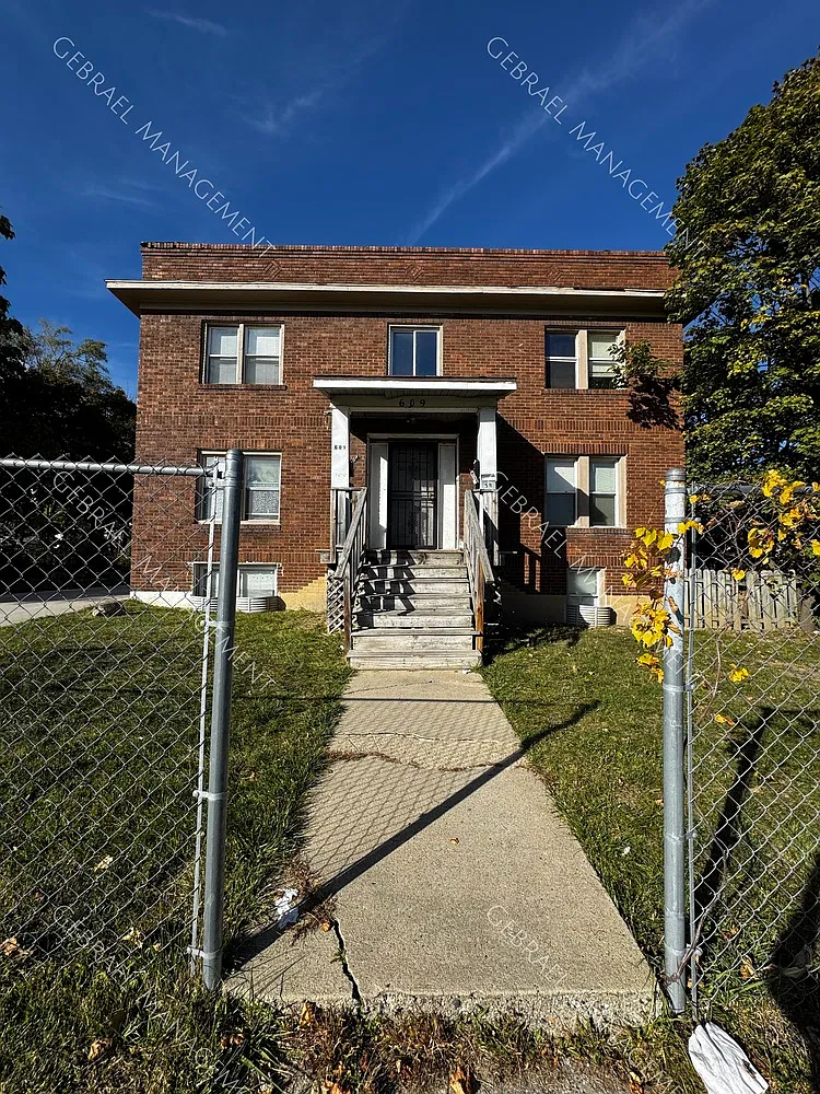609 E. Paterson St. — Photo 4
