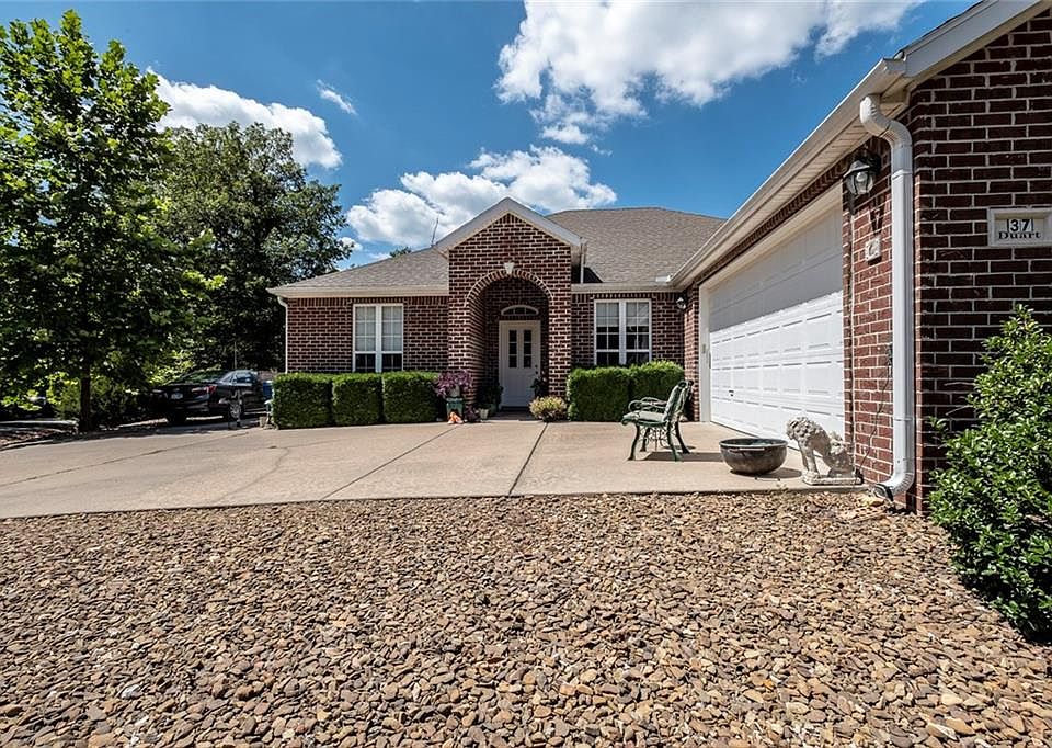 1st image of 37 Duart Dr