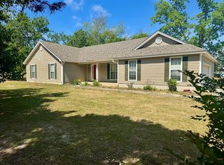 6155 Peters Rd, Ray City, GA 31645