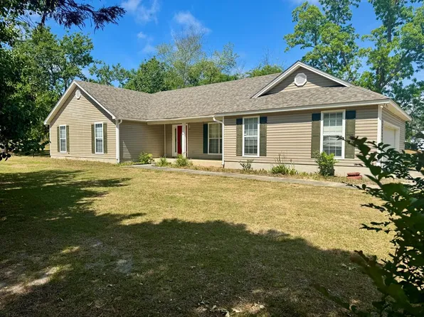 6155 Peters Rd, Ray City, GA 31645
