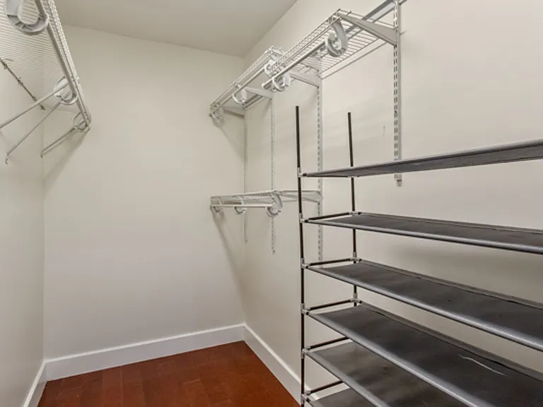 115 E Jefferson St — Photo 17