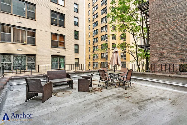 Rented by Anchor Associates | media 13