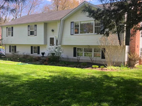 3 Short Lane, Simsbury, CT 06070