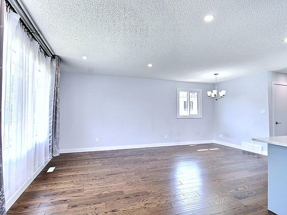 4th image of 14732 32nd St NW