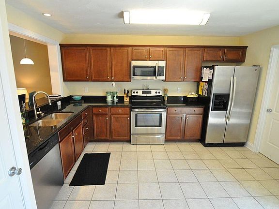 3rd image of 6668 Village Green Dr