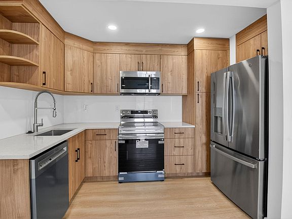 4th image of 379 NW 23rd Street
