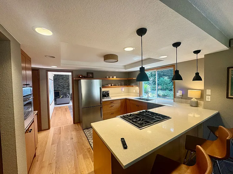 32205 8th Ave SW — Photo 2