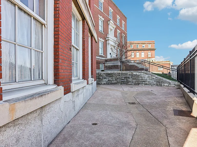 1515 Lafayette Ave #114 — Photo 32