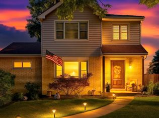 1960 Worcester Dr, Pittsburgh, PA 15243