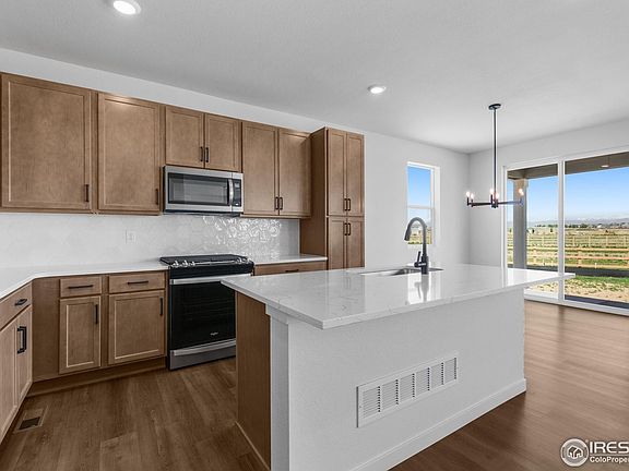 4th image of 676 Piedmontese St