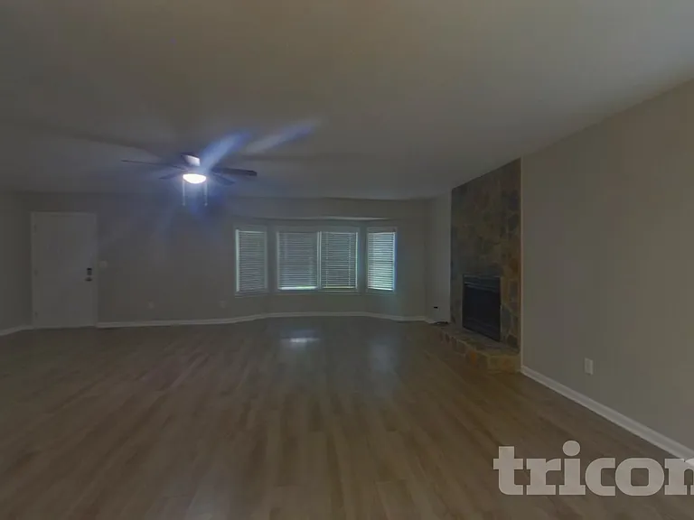 120 Elberta Dr — Photo 4