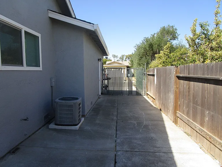 81 Terry Ln — Photo 11