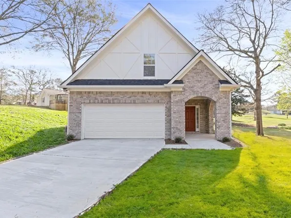 511 Debbie Ct, Palmetto, GA 30268