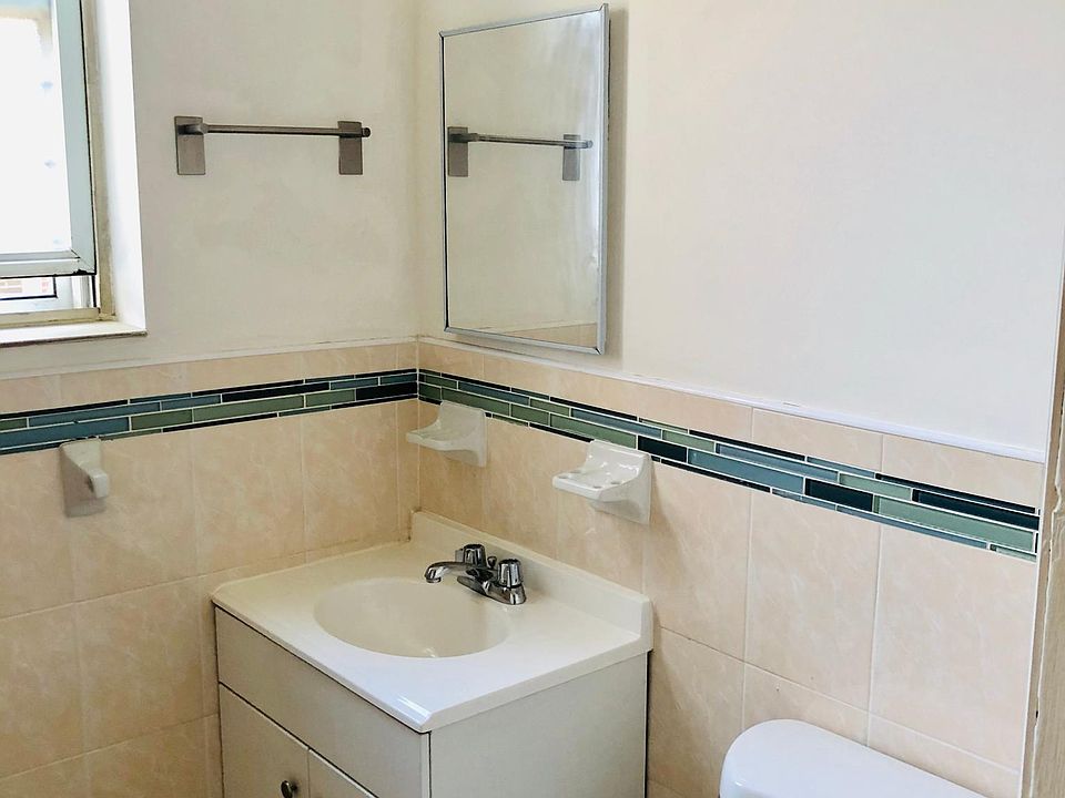 1st image of 3620 Parsons Blvd #2