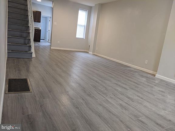 2nd image of 1864 E Clementine St